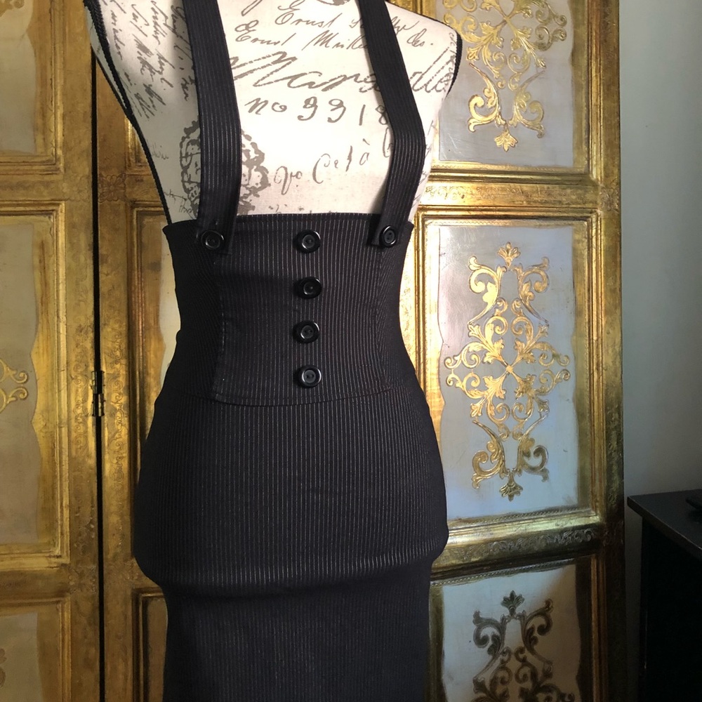 Dress/Skirt - Picture 2 of 6